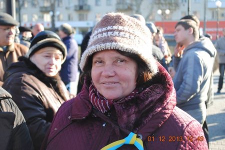 Ганна Парфьонова на Херсонському Майдані. Фото Олега Зайченка. Грудень 2013 року