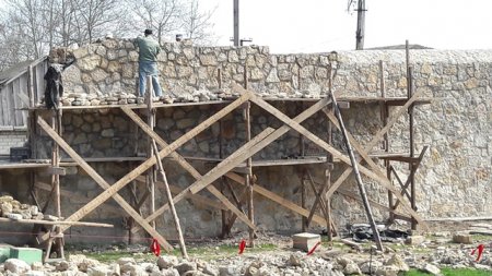 Кам'яний мур. Фото із офіційного монастирського сайту